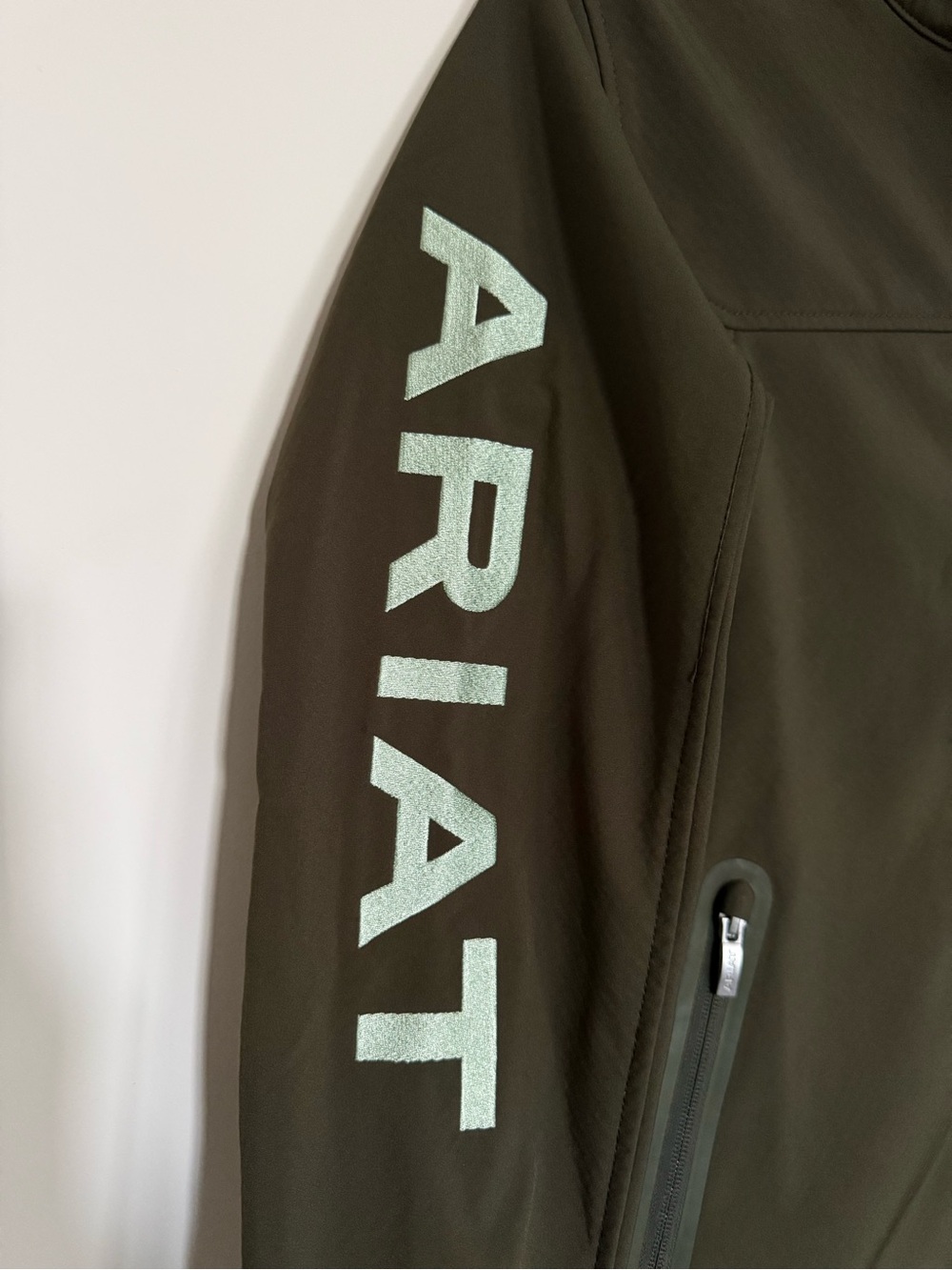 Ariat Softshell Jacket - Picture 3 of 6